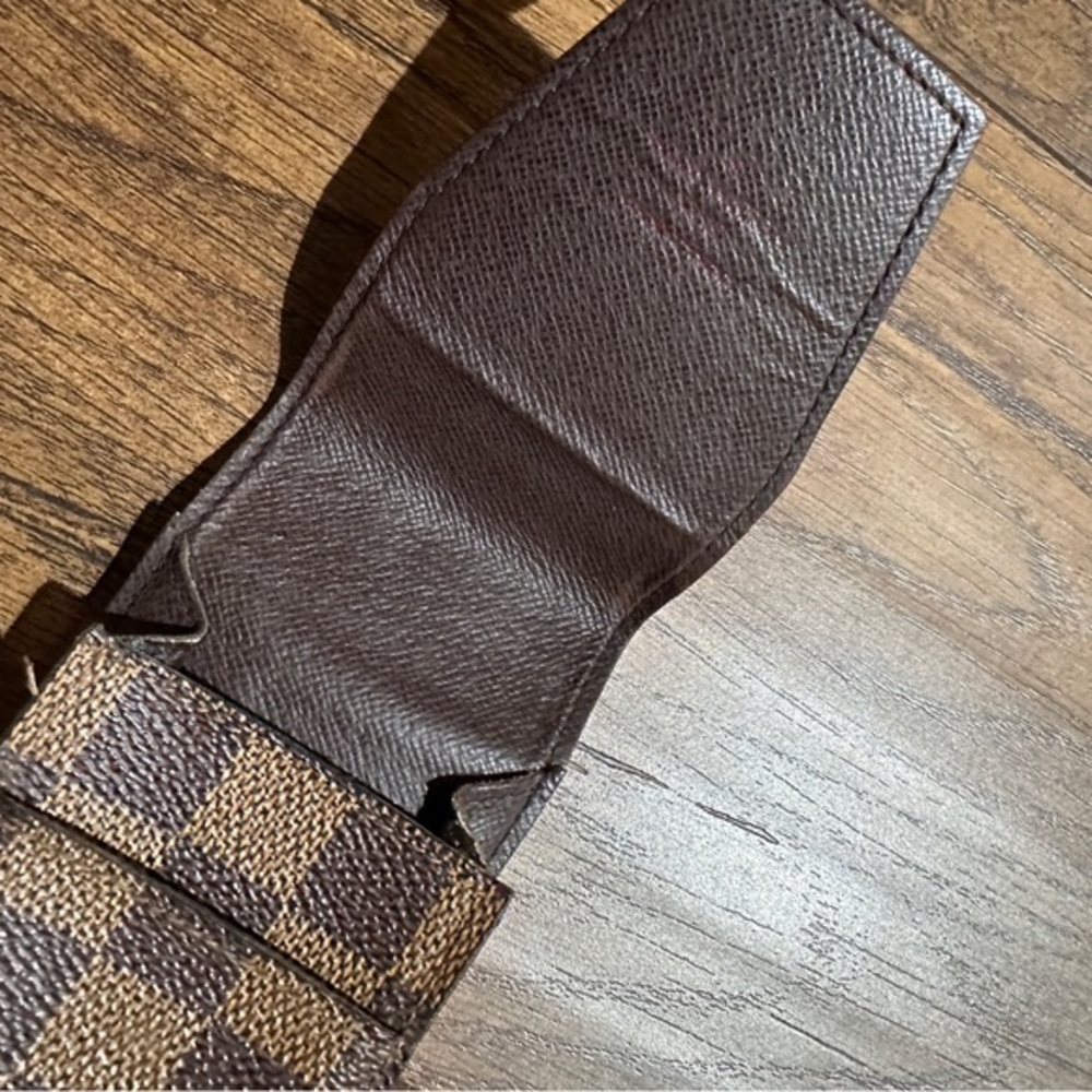 AUTHENTIC Louis Vuitton cosmetics case/phone case. - Picture 2 of 15